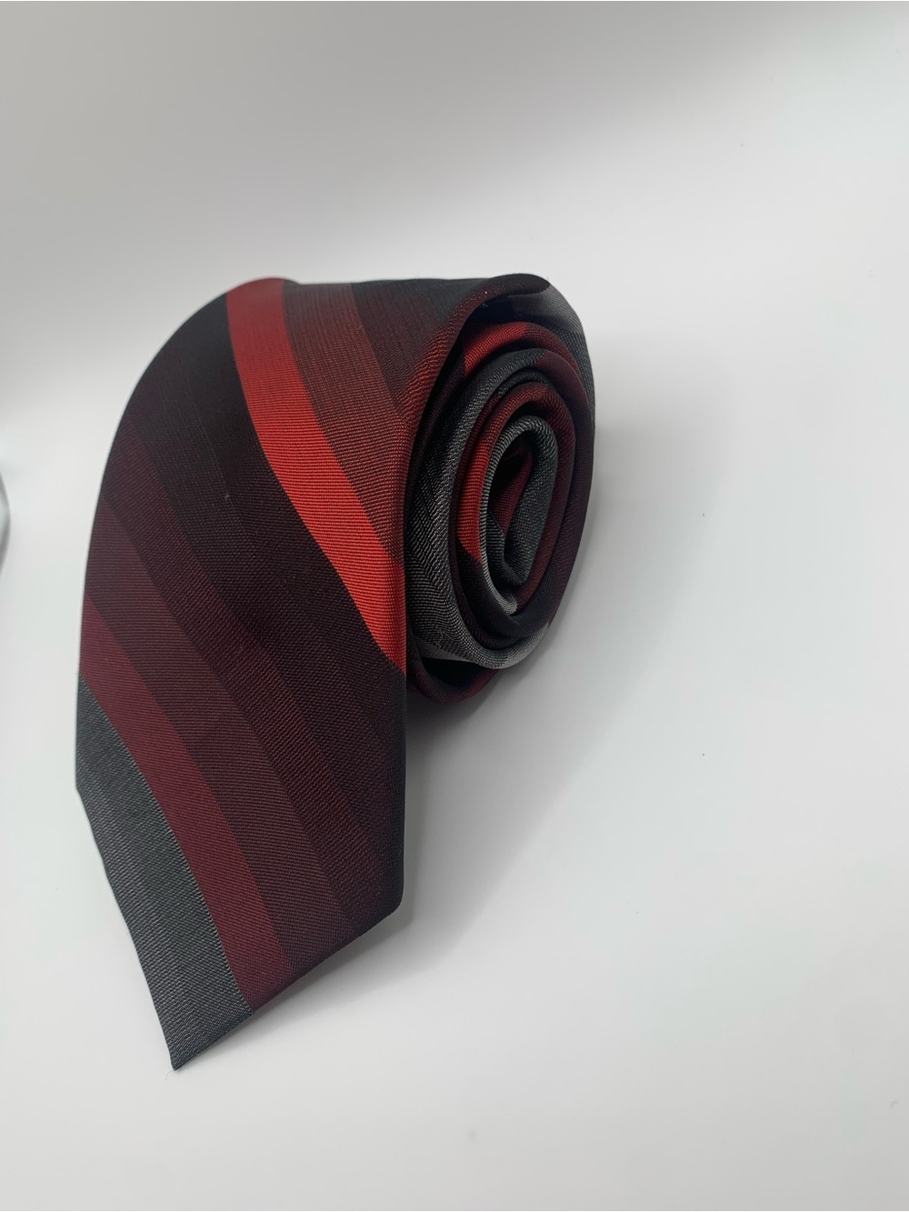 BRITTANY HOUSE of LONDON Classic Red and Black Striped Men's Tie